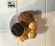 Khách hàng từ nay đã được phục vụ thêm một số loại bánh