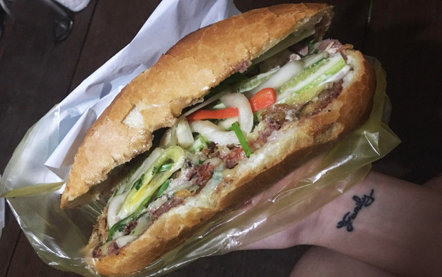 Long Hà - Bánh Mì Các Loại