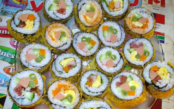 Cô Vân - Cơm Chiên Sushi