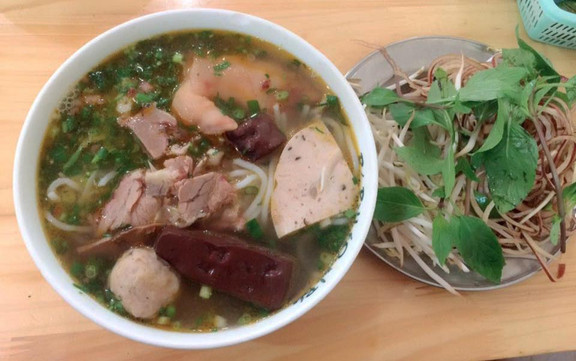 Sông Hương - Bún Bò Huế - Võ Chí Công