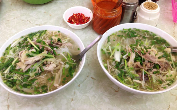 Phở Gà Bát Đàn - Chùa Láng