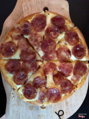 Pizza lạp xưởng tôm !! Thơm ngon 