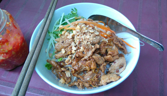 Hủ Tiếu, Bò Kho & Bún Xào