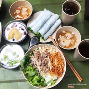 Bún bò nam bộ. Phở cuốn. Chè 🍌, chè đỗ quán đối diện lun