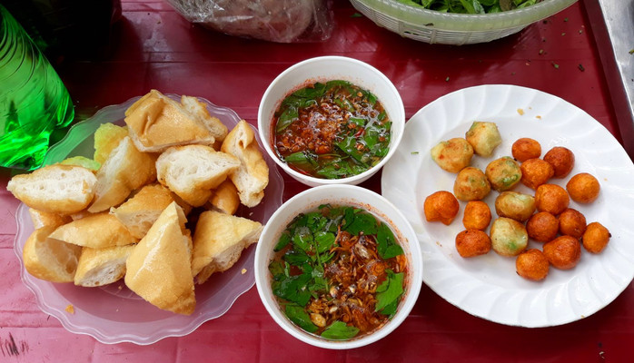 Dì Thương - Bánh Mì Chấm & Mì Bèo