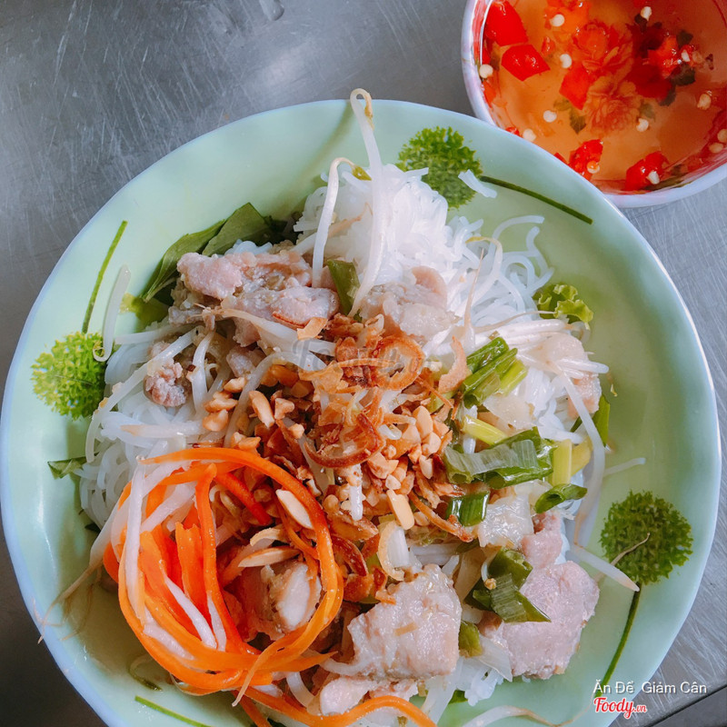 Bún thịt xào