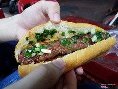 Bánh mì nem nướng