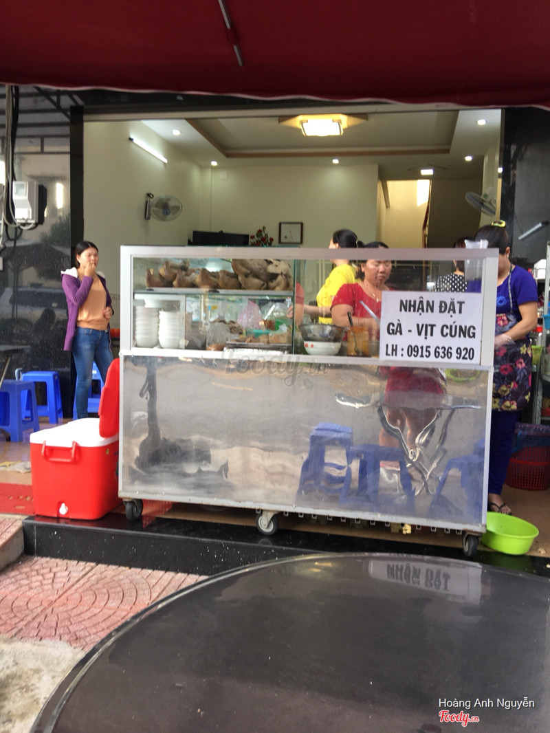 Quán làm rất nhanh và sạch