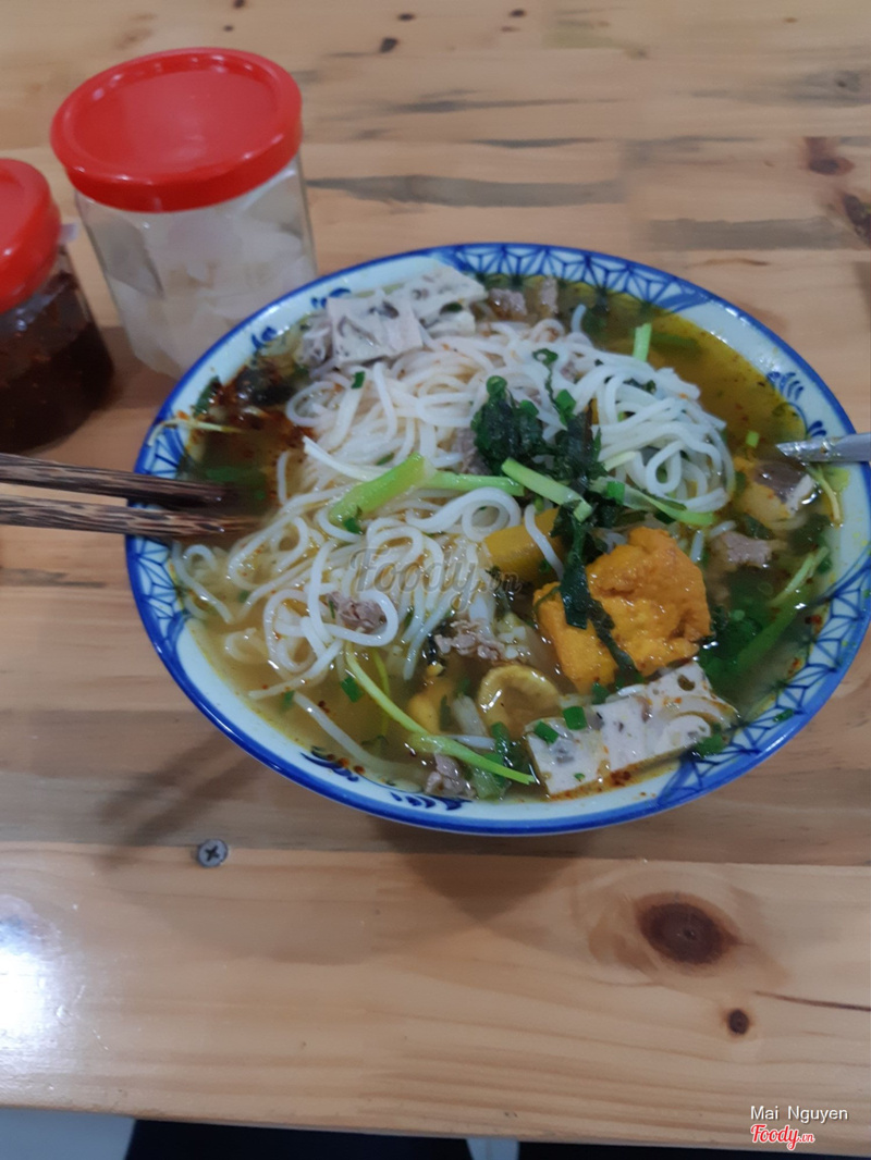 Bún ốc chả