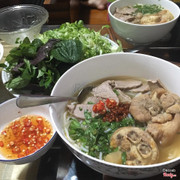 Bún bò giò heo đặc biệt