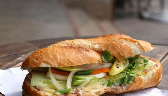 Bánh Mì Cô Bông