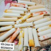 Sữa chua túi hoa quả :; 45k/ chục