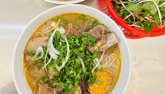 Bún Bò Huế Ngự Bình - 131 Núi Thành