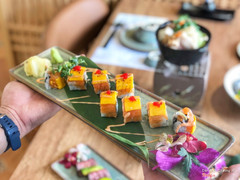 Sushi cá hồi phô mai