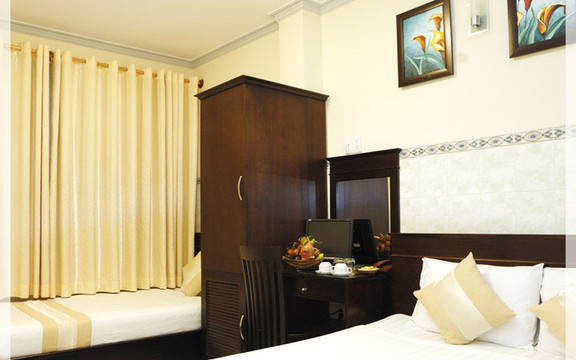 Graceful Saigon Hotel - Bùi Viện