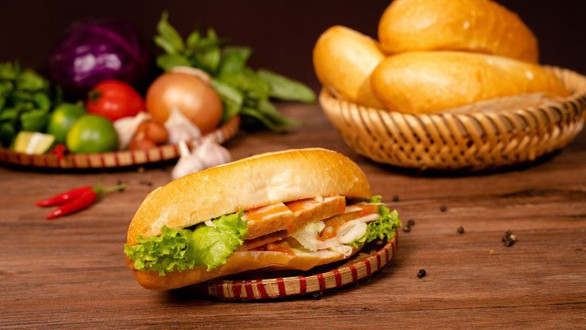 Dũng Hạnh - Bánh Mì Giò Chả - Dịch Vọng Hậu