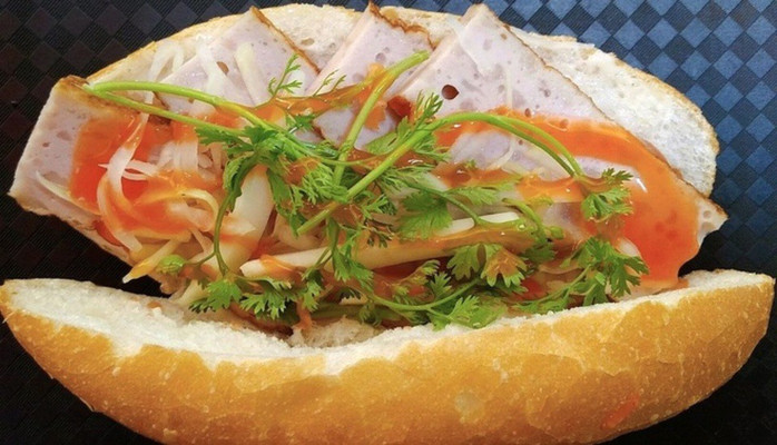 Bánh Mì Chả Nóng Long Đỉnh - Ô Chợ Dừa