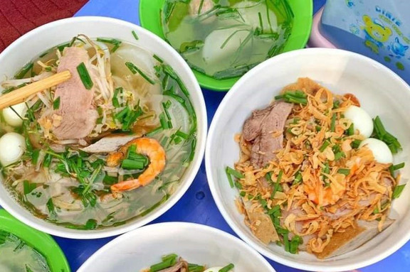 Hủ Tiếu, Bánh Canh & Cơm tấm - Phương Nam - 43 Triệu Quốc Đạt