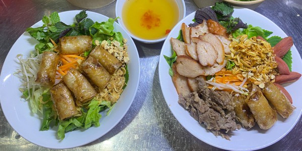 UMIE - Bún Bò Trộn - Số 1 Ngõ 159 Đông Các