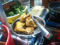 nhìn dĩa đùi gà hấp dẫn quá xá :))