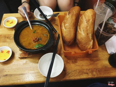 lẩu phá lấu bánh mì