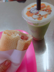 Đồ ăn ngon 👍 phục vụ nhanh nhẹn, quán sạch sẽ rộng rãi. 10 điểm ạ