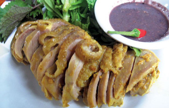 Chú Gà Trống Restaurant