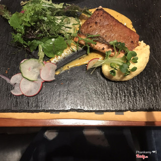 Cá hồi sốt chanh leo