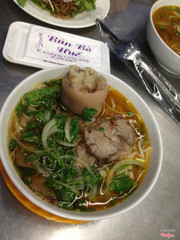 Bún bò giò heo 