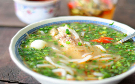 Hồ Nguyệt - Bánh Canh Cá Lóc