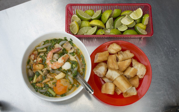 Bánh Canh Tâm - Chợ Xóm Mới