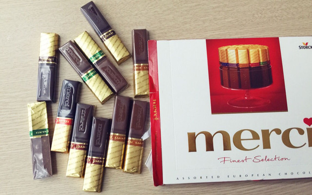 Bách Linh - Bánh Kẹo Nhập Khẩu Cao Cấp - Thợ Nhuộm