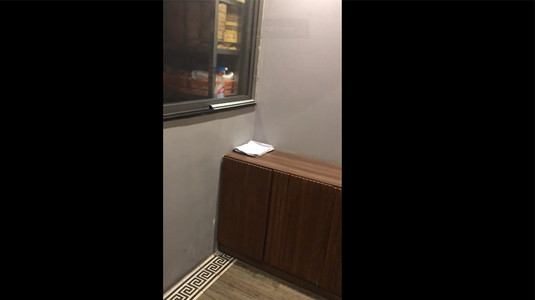 Fenghuang phục vụ đồ ăn ôi thiu cho khách, đầu bếp thái độ coi thường khách