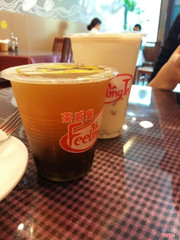 So Sánh Feeling Tea Khâm Thiên Với Các Quán Trà Sữa Khác Trong Khu Vực Đống Đa