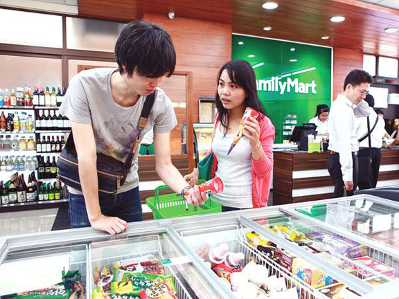 FamilyMart - 400 Lê Văn Sỹ