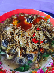 Trứng cút lộn xào me