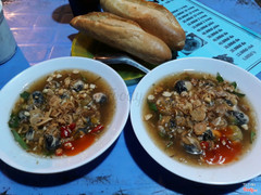Cút lộn xào me