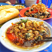 Trứng cút lộn xào me - Ốc đá