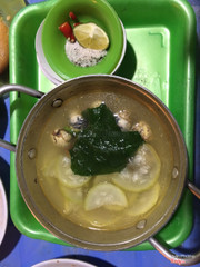 Cút lộn um bầu