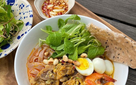 Bà Tư Trâm - Mì Quảng Bò Măng & Bún Bò Măng - Chợ Tam Hoà