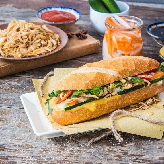 Bánh Mì Phố - Chuyên Bánh Mì Kẹp - Nguyễn Ái Quốc