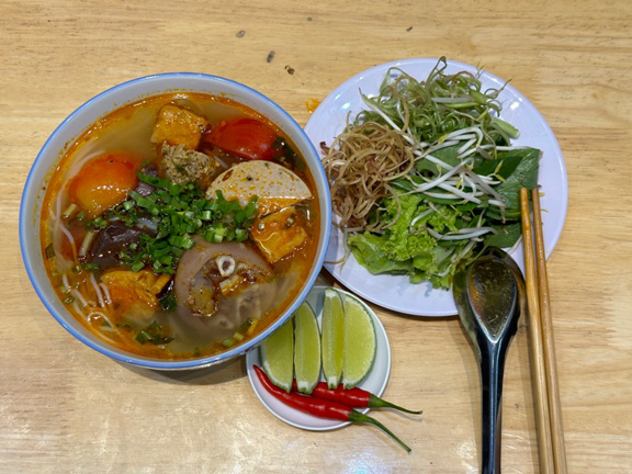 Bún Riu 9997 - Bún Riêu Cua, Nui Xào Bò & Spaghetti - Ngô Bệ