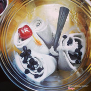 Kem cuộn kiwi thêm toping hạt socola