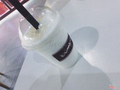 Quán ở trên tầng 4 ở TTTM The Garden. Từ thang cuốn nhìn sang trái là thấy, khá dễ tìm,ngay cạnh rạp Platinum. Mình uống kem tuyết vải uống ngon tròn vị vải