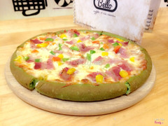 Pizza matcha hun khói