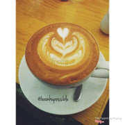 Latte pha rất vừa miệng, giá rẻ không gian thoải mái, a chủ quán vs nhân viên rất dễ thương, thân thiện :))