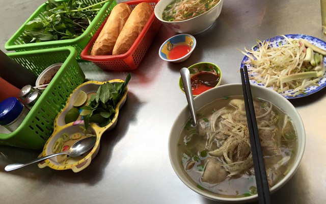 Phở Hùng Lạc Phương - Võ Văn Tần