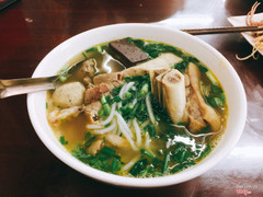 Suất bún bò Huế đầy đủ - 35.000₫