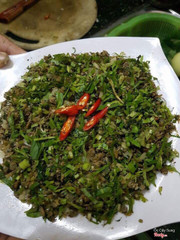 hến xào xúc bánh đa,món ăn đậm chất miền trung