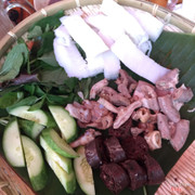 Bún lòng luộc